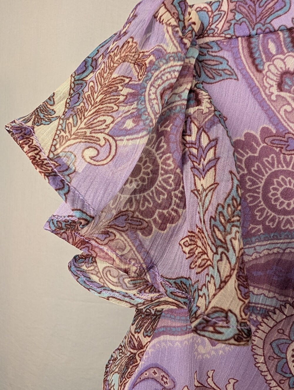 Land of the Free Lavender Paisley Boho Maxi Dress Size L Flutter Sleeve A-128 - Picture 6 of 16
